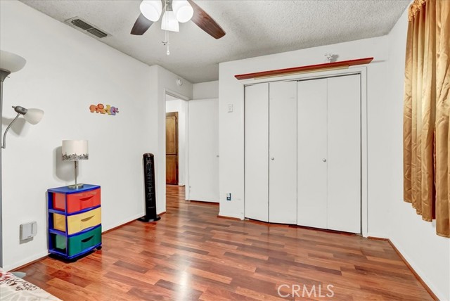 355 Kenwood Drive, Lemoore CA: https://media.crmls.org/medias/3ccd170e-c6d7-4f27-a4e0-43fd7bf14f54.jpg