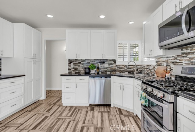 Detail Gallery Image 10 of 27 For 816 Lytle St, Redlands,  CA 92374 - 3 Beds | 2/1 Baths