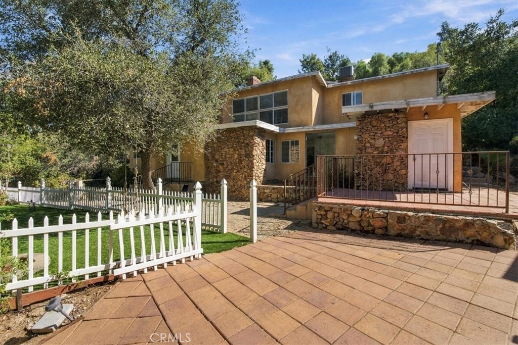 Triplex at 10058 Sunland