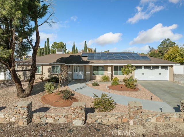 Detail Gallery Image 2 of 41 For 13826 Wawona, Apple Valley,  CA 92307 - 3 Beds | 2 Baths
