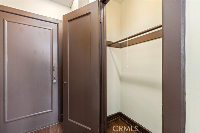 315 W 3rd Street, Long Beach CA: https://media.crmls.org/medias/3ccf5f0a-fb18-4fc4-a975-fd592035a460.jpg