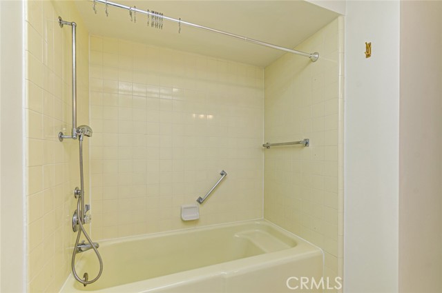 Detail Gallery Image 24 of 34 For 164 Avenida Majorca #Q, Laguna Woods,  CA 92637 - 2 Beds | 2 Baths