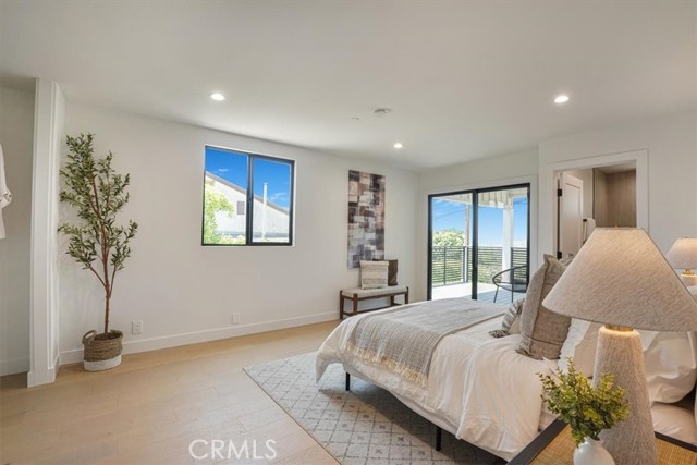 Detail Gallery Image 11 of 35 For 3560 Lavell Dr, Los Angeles,  CA 90065 - 4 Beds | 4 Baths