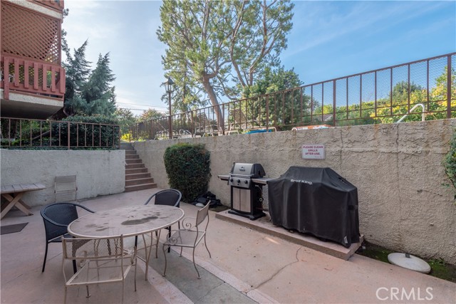 Detail Gallery Image 17 of 23 For 5115 Kester #202,  Sherman Oaks,  CA 91403 - 2 Beds | 2 Baths