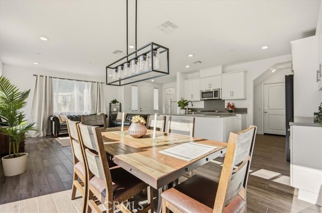 Detail Gallery Image 16 of 45 For 16281 Castello #1,  Fontana,  CA 92336 - 3 Beds | 2/1 Baths