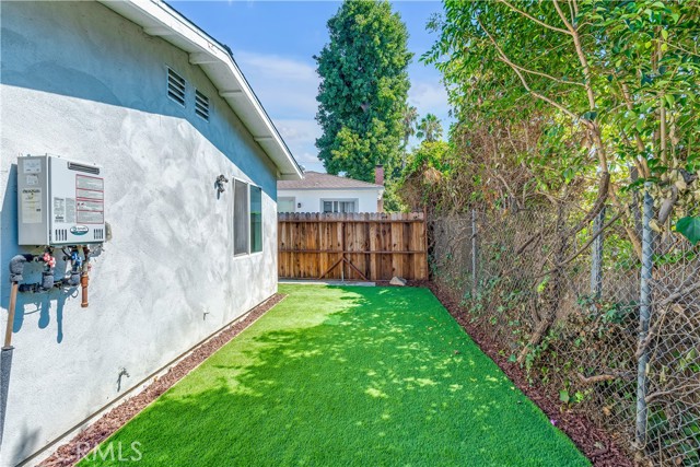 7435 7437 Balcom Avenue, Reseda CA: https://media.crmls.org/medias/3cd164e8-6e9e-42c0-bd9f-420d15f5eb52.jpg