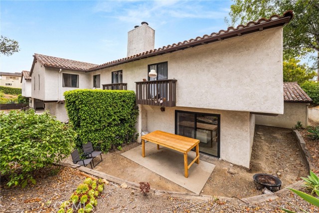 930 Philinda Avenue, Santa Barbara CA: https://media.crmls.org/medias/3cd1b5fd-792e-44bf-8093-388324dc6cb8.jpg