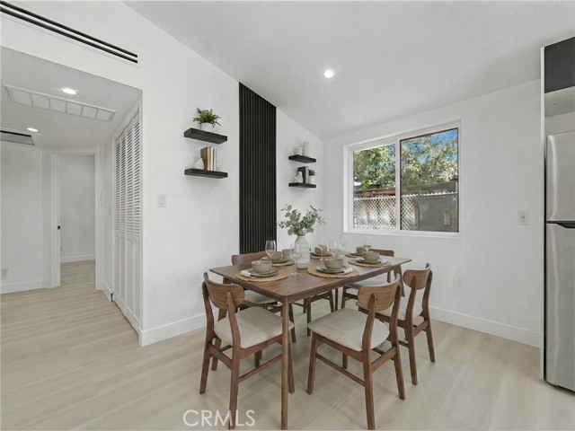 Detail Gallery Image 4 of 32 For 20528 & 20526 Hamlin St, Winnetka,  CA 91306 - – Beds | – Baths