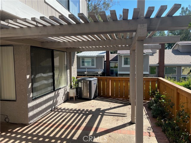 Detail Gallery Image 6 of 43 For 6516 E Camino Vista #1,  Anaheim Hills,  CA 92807 - 3 Beds | 2 Baths