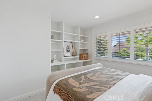 1056 Madison Place, Laguna Beach CA: https://media.crmls.org/medias/3cd273ae-1e50-48b0-a75d-1795e11913c6.jpg