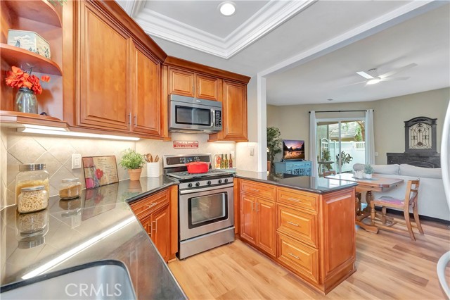 Detail Gallery Image 10 of 34 For 24419 Kingston Ct, Laguna Hills,  CA 92653 - 2 Beds | 2/1 Baths