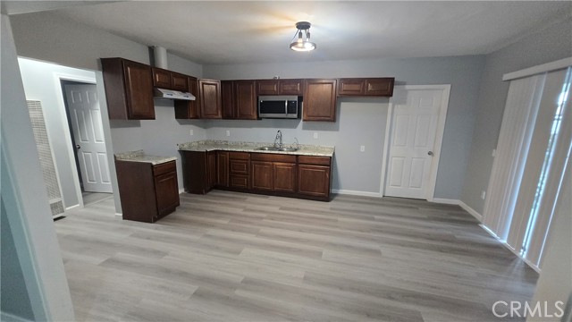 Detail Gallery Image 3 of 14 For 1767 N Arrowhead, San Bernardino,  CA 92405 - 3 Beds | 3 Baths