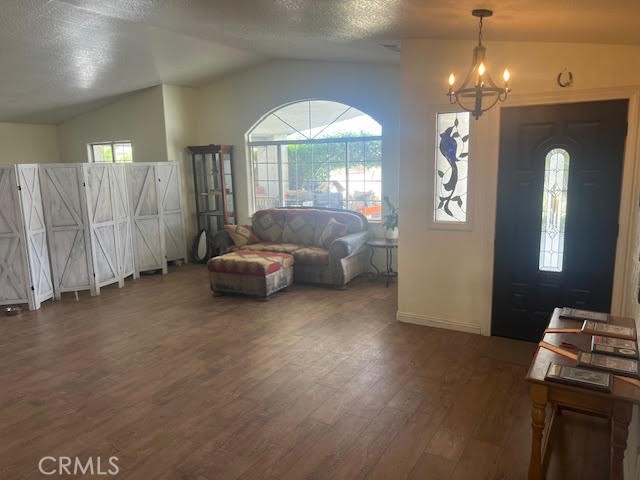 19821 Danielle Way, Apple Valley CA: https://media.crmls.org/medias/3cd4d968-8a1a-4617-adb1-0e92496614cb.jpg