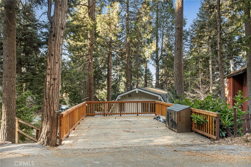 https://media.crmls.org/medias/3cd53007-a3e3-4661-95ed-5d09c461582f.jpg?preset=X-Large