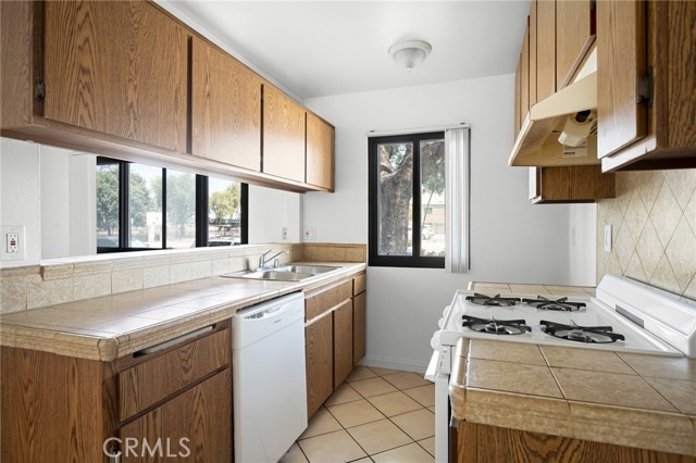 16226 Vanowen Street, Van Nuys CA: https://media.crmls.org/medias/3cd58f31-e0c5-4da9-bef1-85c207f60964.jpg