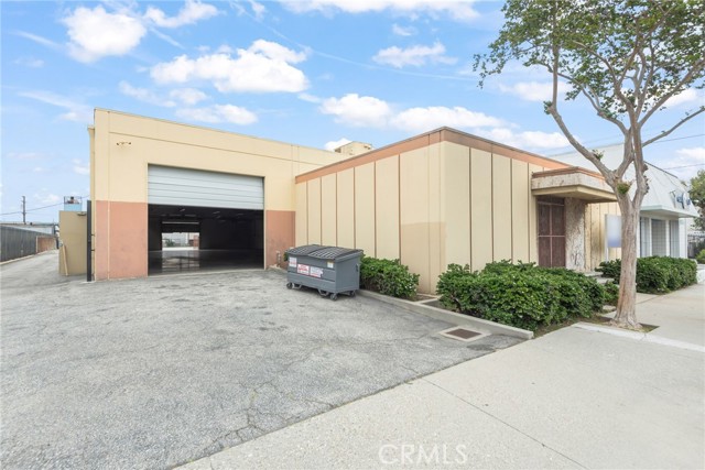 Image 3 of 37 For 10885 Thienes Avenue