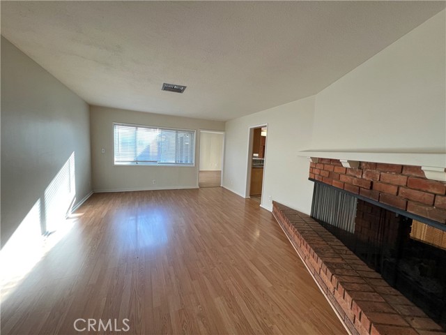 Detail Gallery Image 3 of 38 For 616 S Archer St, Anaheim,  CA 92804 - 5 Beds | 5/1 Baths