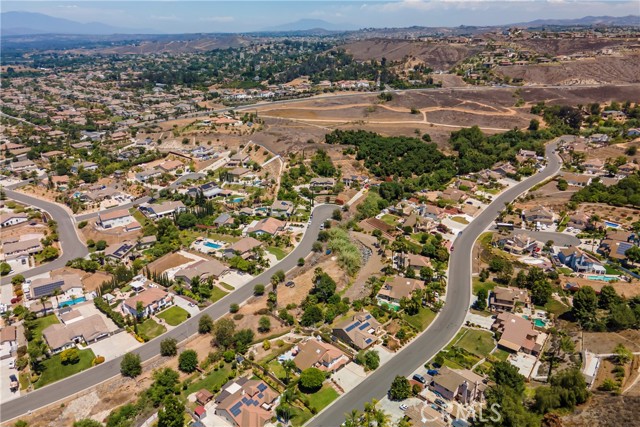 2151 Lyon Avenue, Riverside CA: https://media.crmls.org/medias/3cd80cb5-b144-480b-b50c-7e85c27bb270.jpg