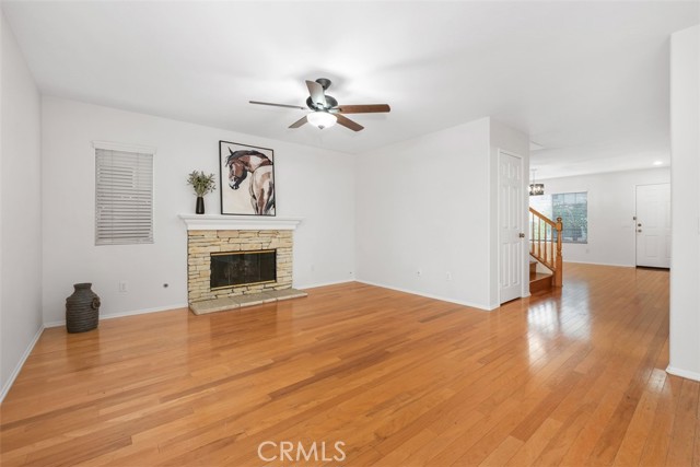 Detail Gallery Image 10 of 39 For 50 Linhaven, Irvine,  CA 92602 - 4 Beds | 2/1 Baths