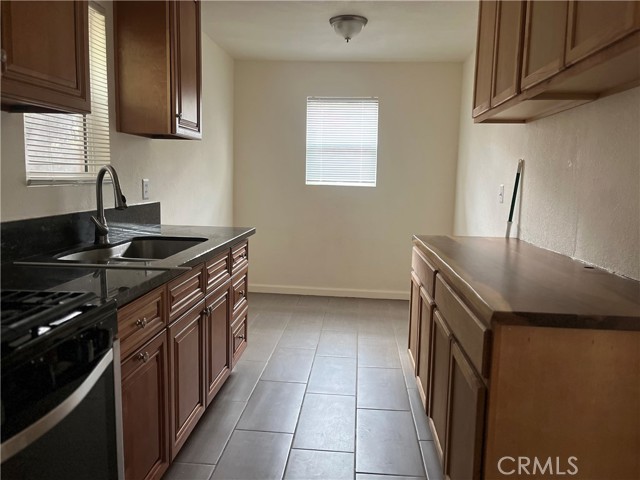 Detail Gallery Image 12 of 17 For 1716 Glen Ave, Pasadena,  CA 91103 - 2 Beds | 1 Baths