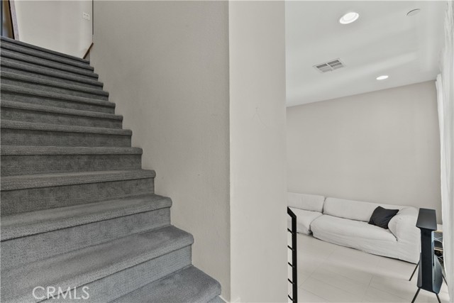Detail Gallery Image 23 of 41 For 2753 Waverly Dr #705,  Los Angeles,  CA 90039 - 2 Beds | 3 Baths