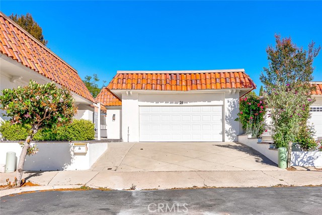 26 Seton, Irvine CA: https://media.crmls.org/medias/3cd9c0f2-a6f7-460d-8d6b-6e5fdef800ca.jpg