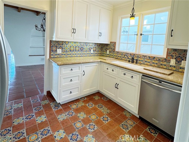 Detail Gallery Image 8 of 29 For 1211 W Bay, Newport Beach,  CA 92661 - 3 Beds | 2 Baths