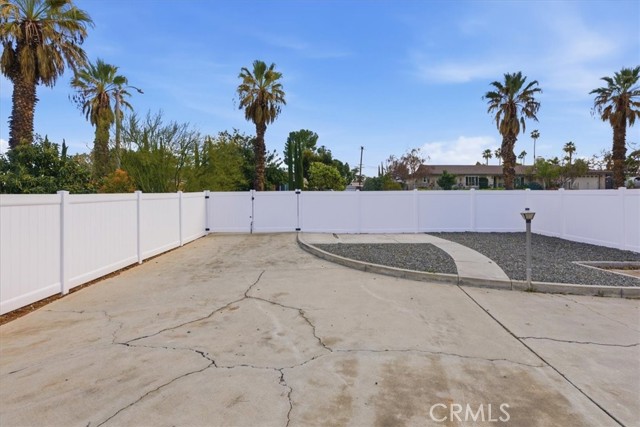 Detail Gallery Image 42 of 44 For 2111 Elsinore Rd, Riverside,  CA 92506 - 3 Beds | 2/1 Baths