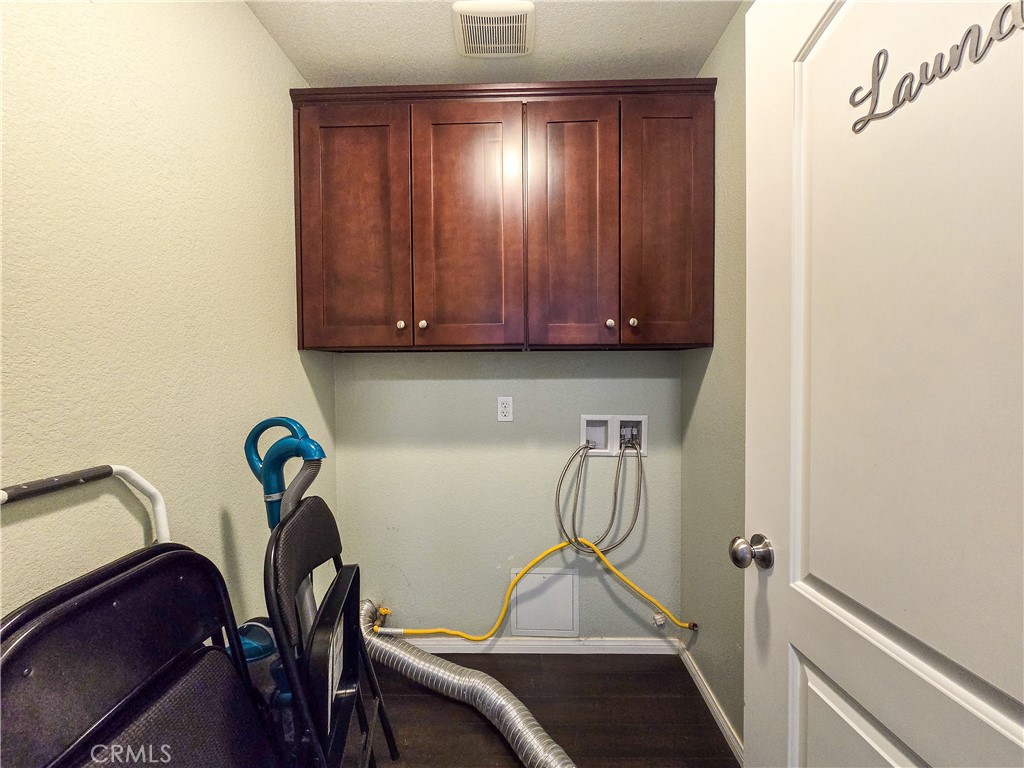 https://media.crmls.org/medias/3cdb495b-5366-413b-ad5a-1291702a30ce.jpg?preset=X-Large