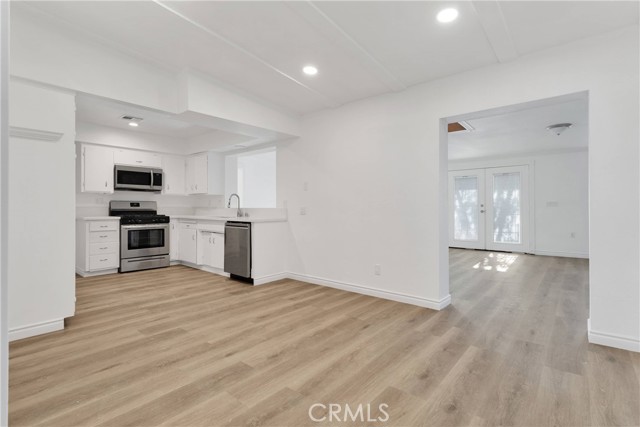 14246 Osage Road, Apple Valley CA: https://media.crmls.org/medias/3cdb7487-4d90-4401-b890-a58384fdebec.jpg
