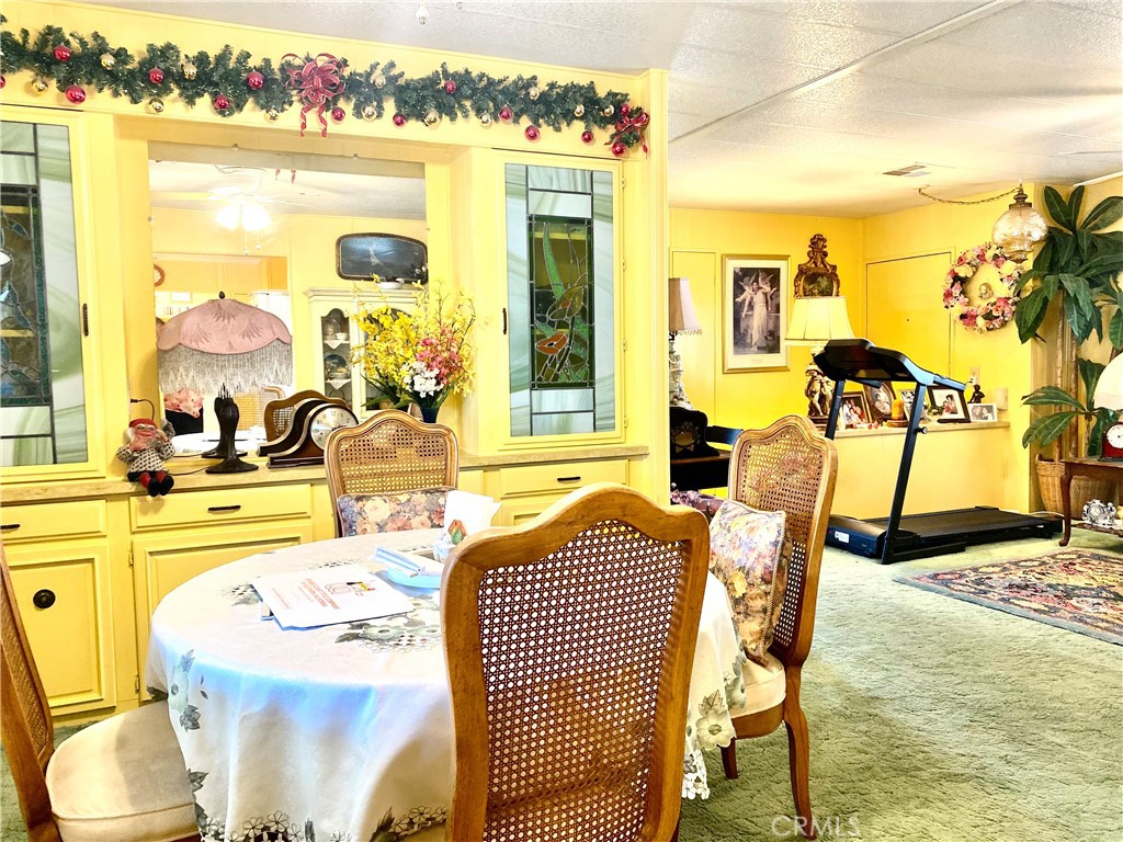 https://media.crmls.org/medias/3cdbaae0-d982-493d-8321-722824473634.jpg?preset=X-Large