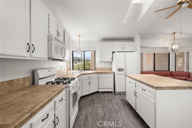 Detail Gallery Image 1 of 25 For 43922 Warner Trl, Palm Desert,  CA 92211 - 3 Beds | 2/1 Baths