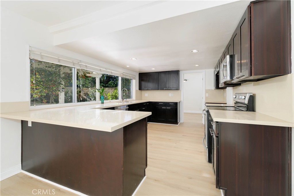 MLS #WS25267882 image #8