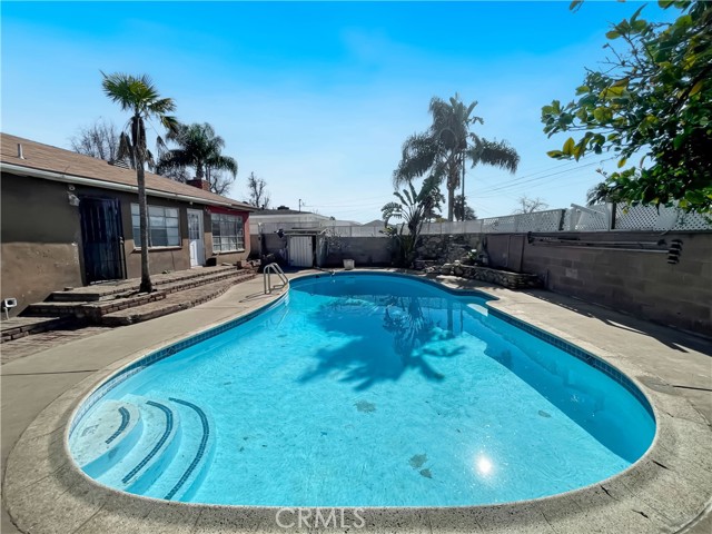 Pool/Backyard