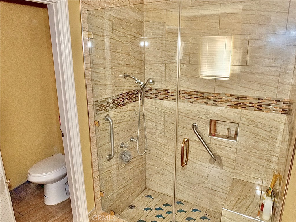 https://media.crmls.org/medias/3cdd59d9-13e5-42a2-8912-c545d167f3e5.jpg?preset=X-Large