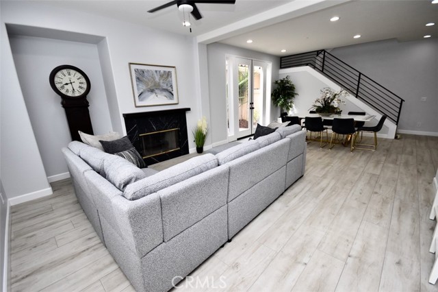 Detail Gallery Image 14 of 51 For 26 Santa Catalina Aisle, Irvine,  CA 92606 - 4 Beds | 2/1 Baths