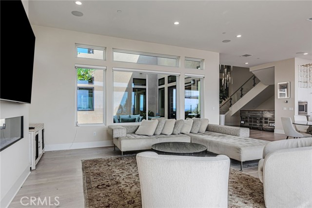 Detail Gallery Image 21 of 71 For 20532 W Birmingham Way, Porter Ranch,  CA 91326 - 4 Beds | 4/1 Baths