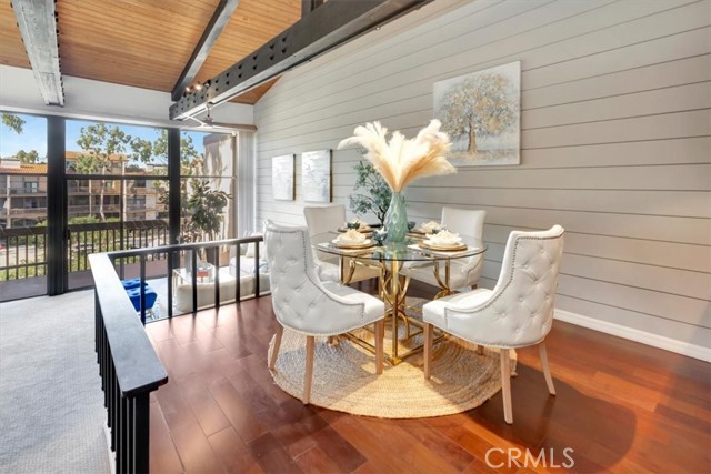 Detail Gallery Image 2 of 27 For 8317 Marina Pacifica, Long Beach,  CA 90803 - 2 Beds | 3 Baths