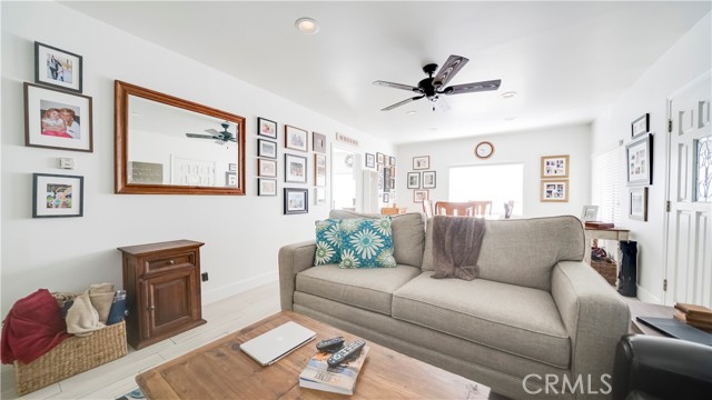 400 17th Street, Manhattan Beach, California 90266, 4 Bedrooms Bedrooms, ,2 BathroomsBathrooms,Residential,Sold,17th,SB21119391