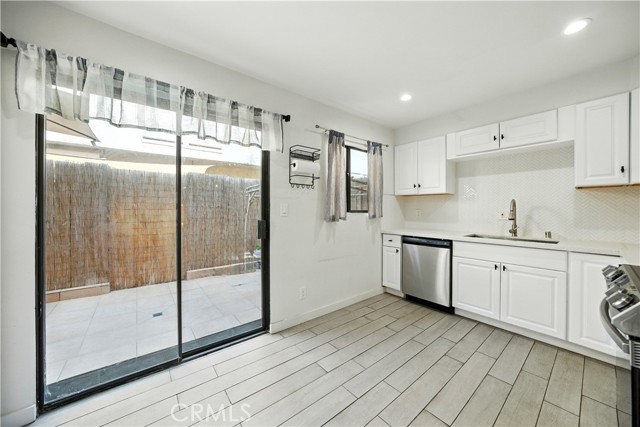 14937 Sherman Way, Van Nuys CA: https://media.crmls.org/medias/3cdf12a3-447f-458b-9c71-5ffbaebb9863.jpg
