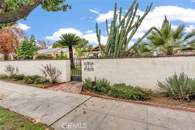 Detail Gallery Image 2 of 35 For 815 W Yosemite, Madera,  CA 93637 - 2 Beds | 1 Baths