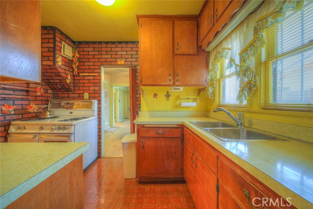 Detail Gallery Image 31 of 57 For 4202 Los Pinos Ave, San Diego,  CA 92113 - 3 Beds | 2 Baths