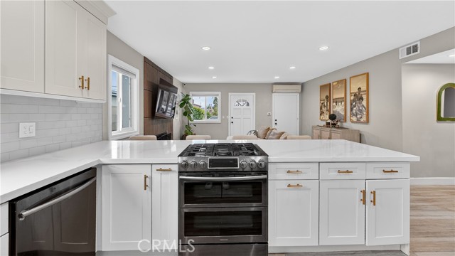 Detail Gallery Image 12 of 48 For 1624 La Paloma, Placentia,  CA 92870 - 4 Beds | 3 Baths