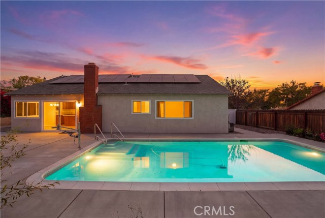 Detail Gallery Image 2 of 43 For 2097 Santa Barbara, Corona,  CA 92882 - 4 Beds | 2 Baths