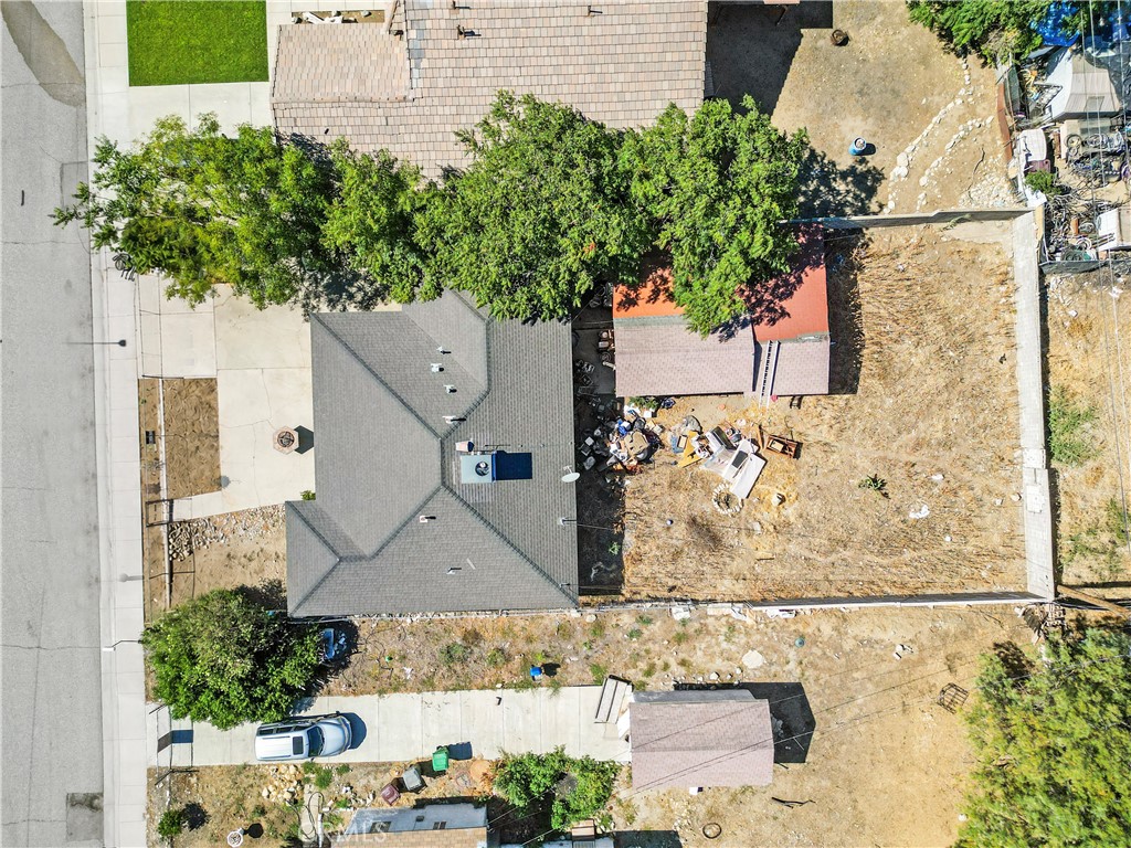 https://media.crmls.org/medias/3ce05762-203a-41b8-a465-cc2efa622a37.jpg?preset=X-Large