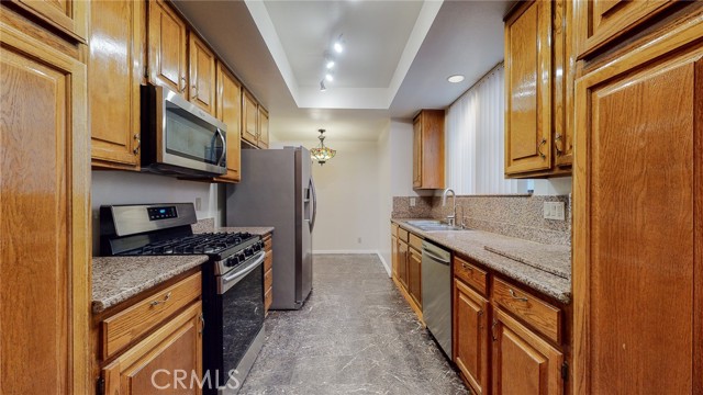 Detail Gallery Image 12 of 37 For 4641 Fulton Ave #103,  Sherman Oaks,  CA 91423 - 2 Beds | 2/1 Baths