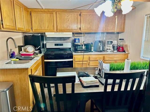 Detail Gallery Image 5 of 16 For 37311 47th St #204,  Palmdale,  CA 93552 - 2 Beds | 1 Baths