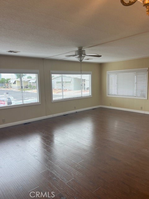 Detail Gallery Image 3 of 25 For 27601 Sun City Bld #65,  Menifee,  CA 92586 - 2 Beds | 2 Baths