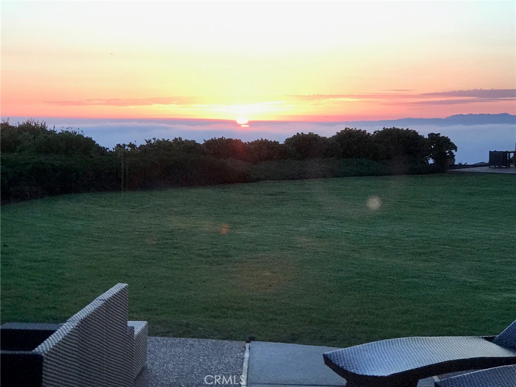 https://media.crmls.org/medias/3ce27290-b0c5-4bff-a0f1-36a41d36899c.jpg?preset=X-Large