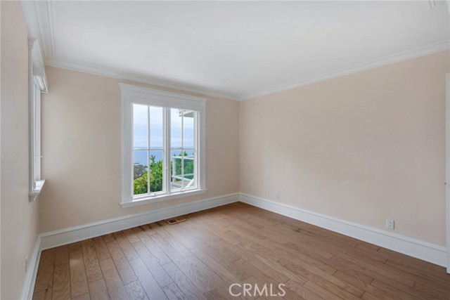 Detail Gallery Image 35 of 48 For 2163 Crestview Dr, Laguna Beach,  CA 92651 - 3 Beds | 2/1 Baths